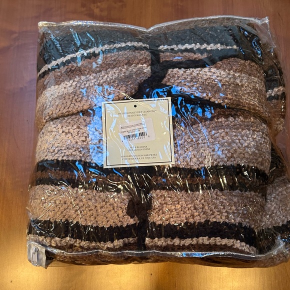 Restoration Hardware, NWT, Chenille Striped Throw. 50” x 70” - Picture 7 of 8